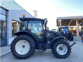 Farm tractor Valtra a 114: picture 4