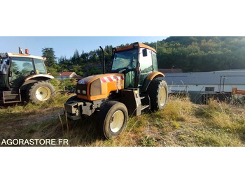 Farm tractor RENAULT