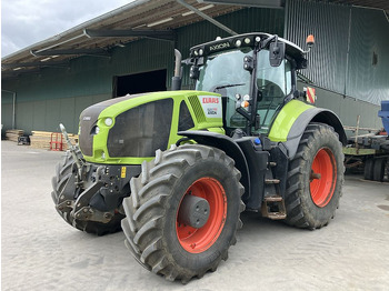 Farm tractor