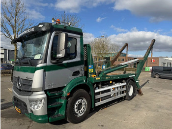 Skip loader truck MERCEDES-BENZ Antos