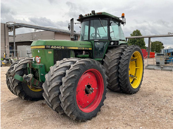 Farm tractor JOHN DEERE 40 Series