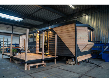 Construction container
