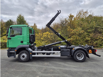 Hook lift truck MAN TGM 15.250