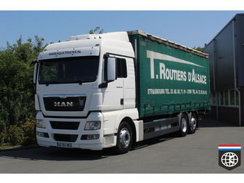 Curtain side truck MAN TGX 26.440