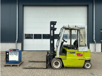 Electric forklift CLARK
