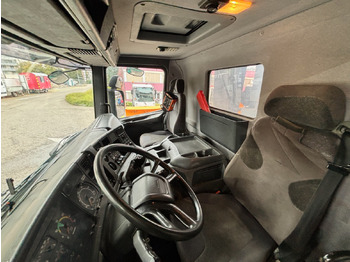 Concrete mixer truck SCANIA P124CB8x4: picture 4