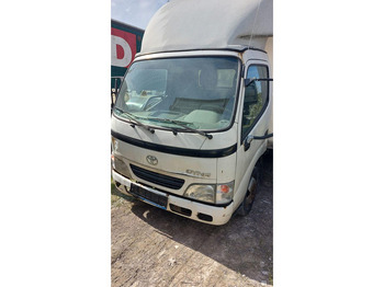 Closed box van TOYOTA Dyna