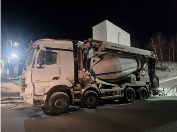 Concrete mixer truck LIEBHERR