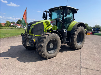 Farm tractor CLAAS Axion 870