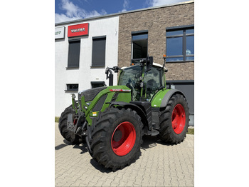 Farm tractor FENDT 720 Vario