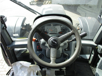 Farm tractor Valtra T 213: picture 3
