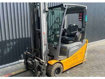 Electric forklift JUNGHEINRICH EFG