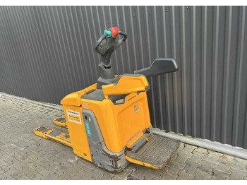 Pallet truck Jungheinrich ERE120: picture 3