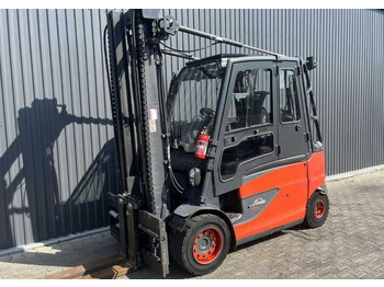 Electric forklift LINDE E