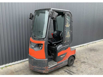 Tow tractor LINDE P60