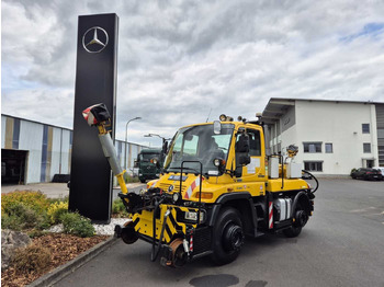 Truck UNIMOG U400