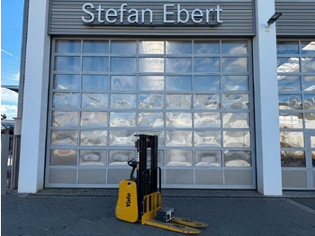 Stacker YALE