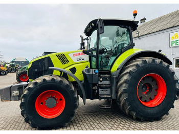Farm tractor CLAAS Axion 850