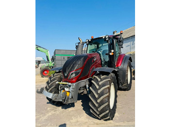 Farm tractor VALTRA T174