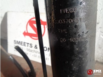 Cab suspension for Truck Iveco Occ cabine piston stralis / trakker: picture 3 Cab suspension for Truck Iveco Occ cabine piston stralis / trakker: picture 3