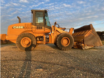Wheel loader Case 621D: picture 5