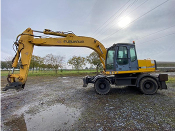 Wheel excavator Furukawa W 735: picture 3