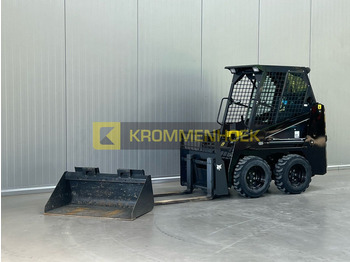 Skid steer loader Bobcat S 70: picture 2