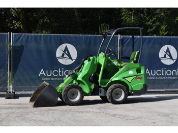 Wheel loader Avant R28: picture 1