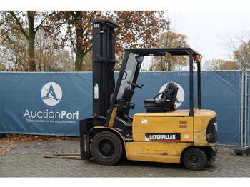 Electric forklift Caterpillar EP30K: picture 3