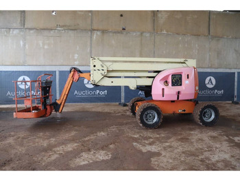 Articulated boom JLG