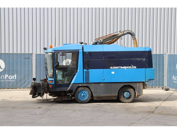 Road sweeper RAVO