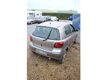 Sedan Toyota Yaris: picture 5