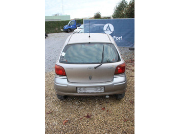 Sedan Toyota Yaris: picture 4