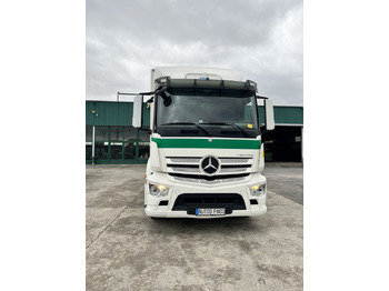 Cab chassis truck MERCEDES-BENZ