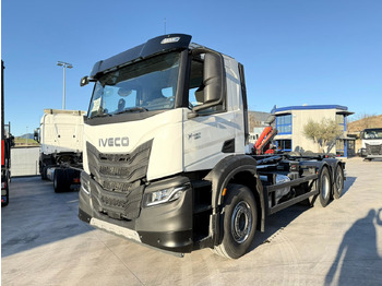 Hook lift truck IVECO X-WAY