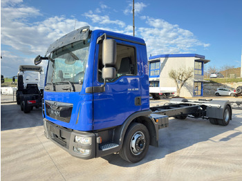 Cab chassis truck MAN TGL