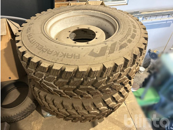 Wheel and tire package NEW HOLLAND
