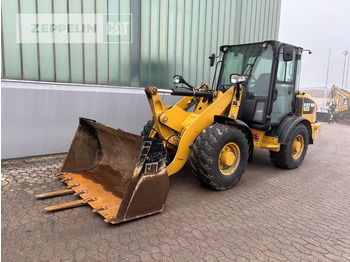 Wheel loader CATERPILLAR 906M