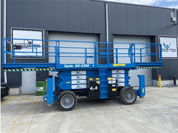 Scissor lift GENIE
