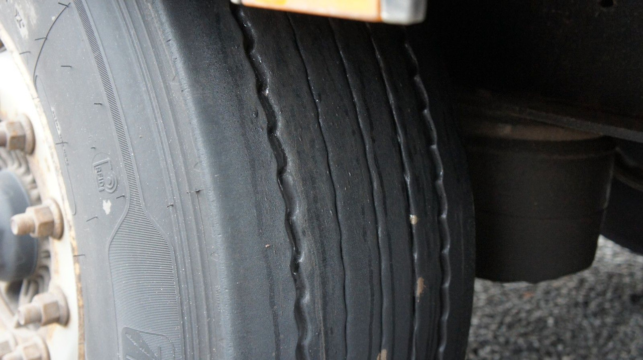 Curtainsider semi-trailer Krone SD Doppelter Boden Verstärkte Plane 2x Liftachse: picture 8 Curtainsider semi-trailer Krone SD Doppelter Boden Verstärkte Plane 2x Liftachse: picture 8