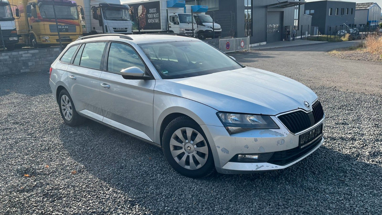 Skoda Superb Combi Active - Estate car: picture 3 Skoda Superb Combi Active - Estate car: picture 3