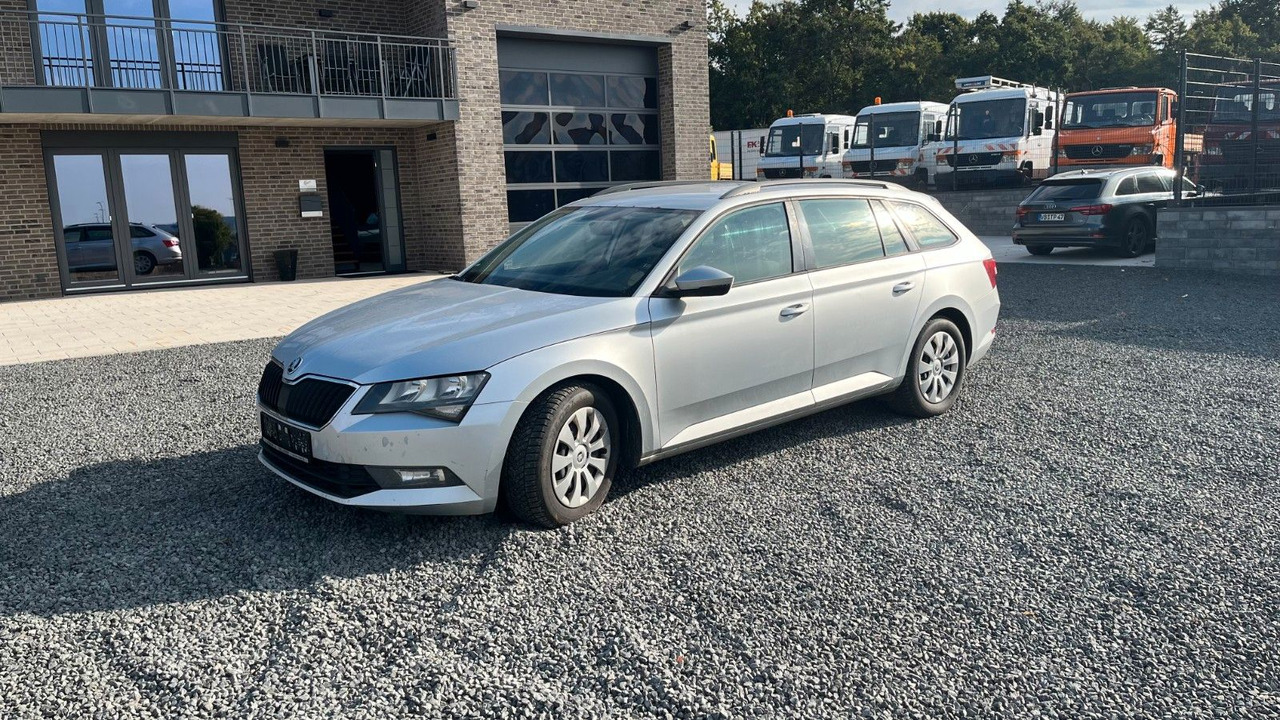 Skoda Superb Combi Active - Estate car: picture 2 Skoda Superb Combi Active - Estate car: picture 2
