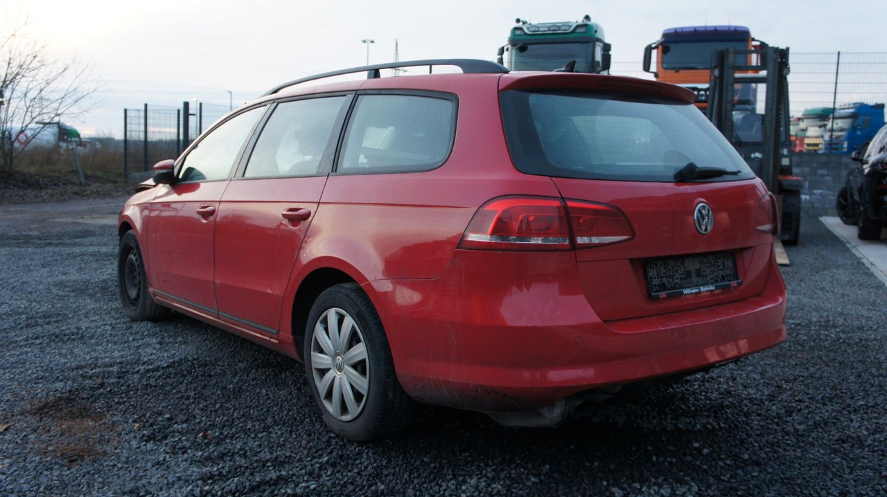 Volkswagen Passat Variant Trendline BlueMotion Unfall - Estate car: picture 4 Volkswagen Passat Variant Trendline BlueMotion Unfall - Estate car: picture 4