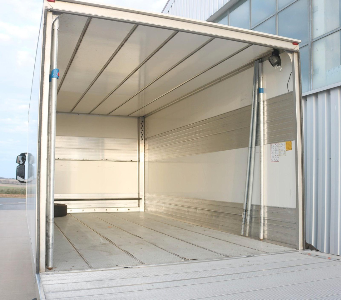 Iveco EURO CARGO 75E16 Fahrgestell wenig km 1A Zustand - Cab chassis truck: picture 4 Iveco EURO CARGO 75E16 Fahrgestell wenig km 1A Zustand - Cab chassis truck: picture 4