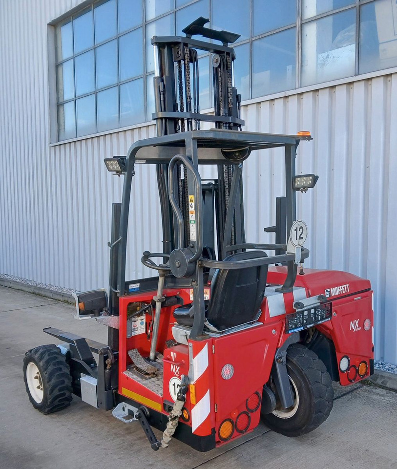 Moffett 4 Wege Mitnahmestapler M4 25.4 /ALLRAD nur 650h - Truck mounted forklift: picture 1 Moffett 4 Wege Mitnahmestapler M4 25.4 /ALLRAD nur 650h - Truck mounted forklift: picture 1