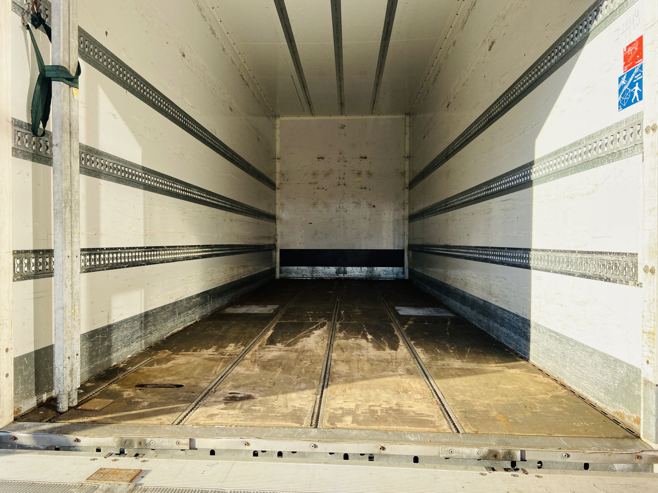 Ackermann Z-KA-F10.5/7,5 1 Achs Kofferanhänger mit Ladebordwand 10,5 t GG - Closed box trailer: picture 2 Ackermann Z-KA-F10.5/7,5 1 Achs Kofferanhänger mit Ladebordwand 10,5 t GG - Closed box trailer: picture 2