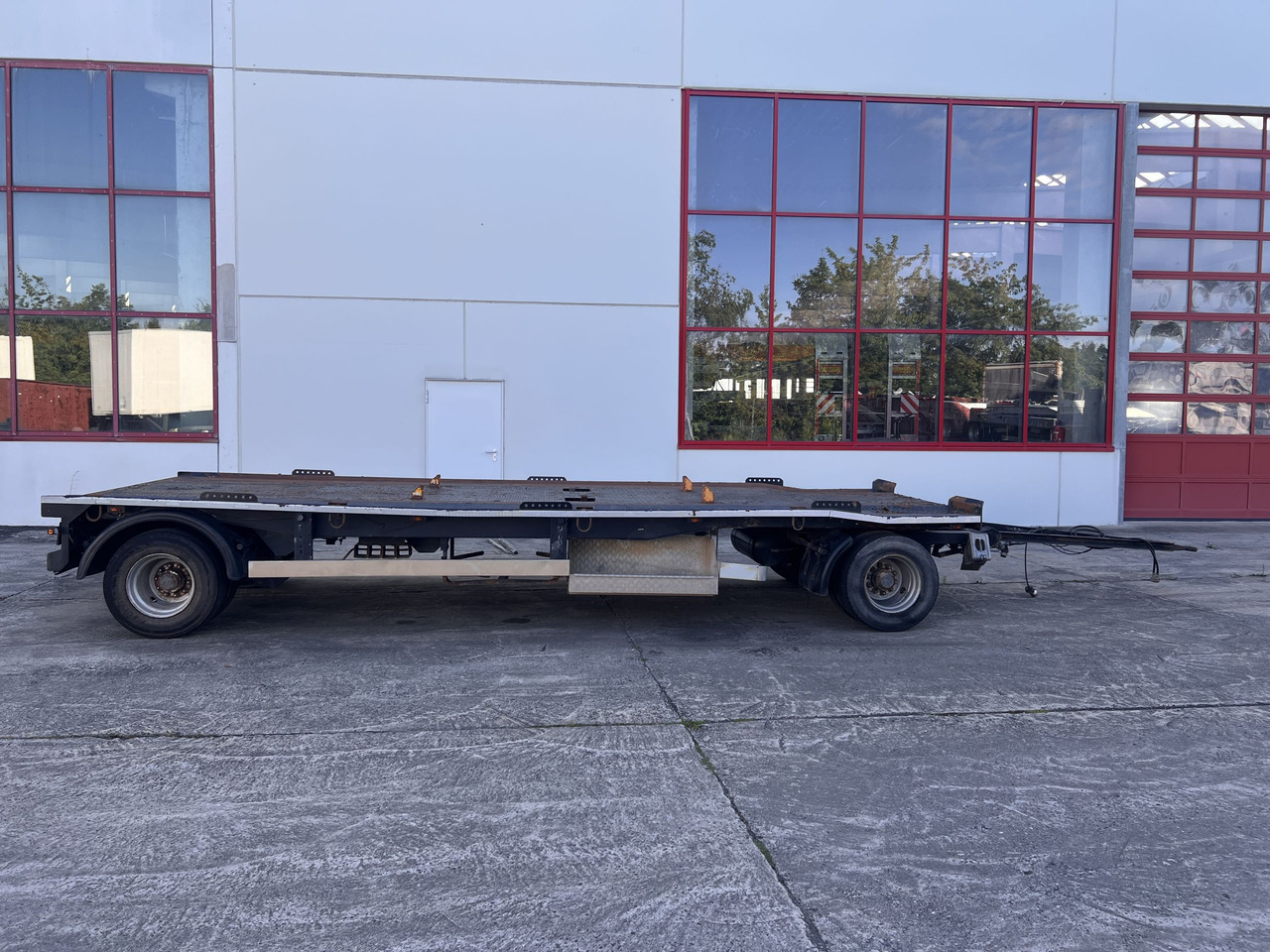 Dinkel DAC 18000 2 Achs Kombi- Anhänger für Abroll- oder Absetzmulden oder Tieflader - Roll-off/ Skip trailer: picture 3 Dinkel DAC 18000 2 Achs Kombi- Anhänger für Abroll- oder Absetzmulden oder Tieflader - Roll-off/ Skip trailer: picture 3