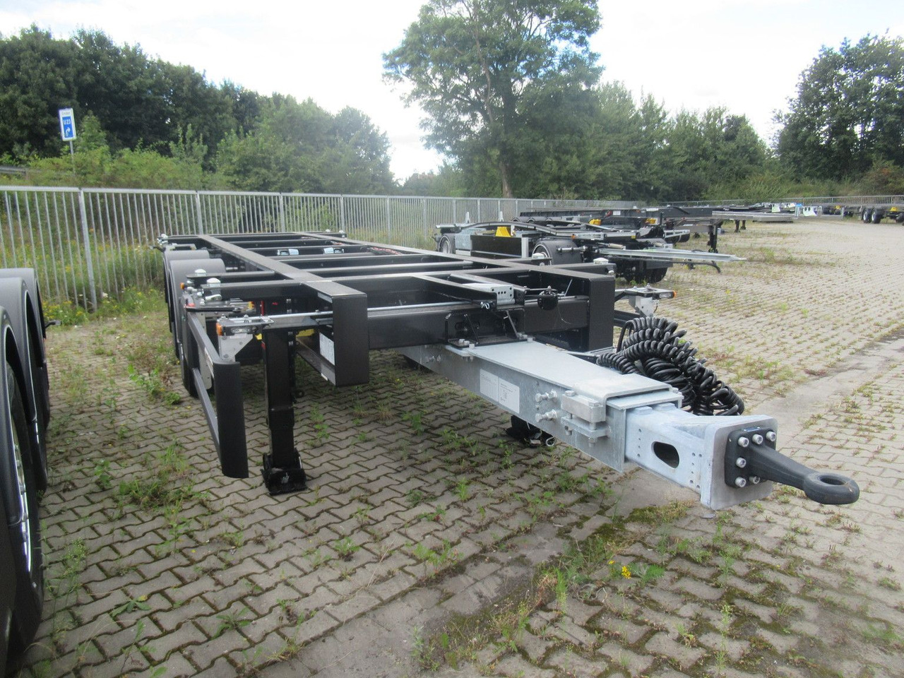 KRONE ZZ Tandem- BDF- Wechselanhänger mit Ladebordwand - Container transporter/ Swap body trailer: picture 4 KRONE ZZ Tandem- BDF- Wechselanhänger mit Ladebordwand - Container transporter/ Swap body trailer: picture 4