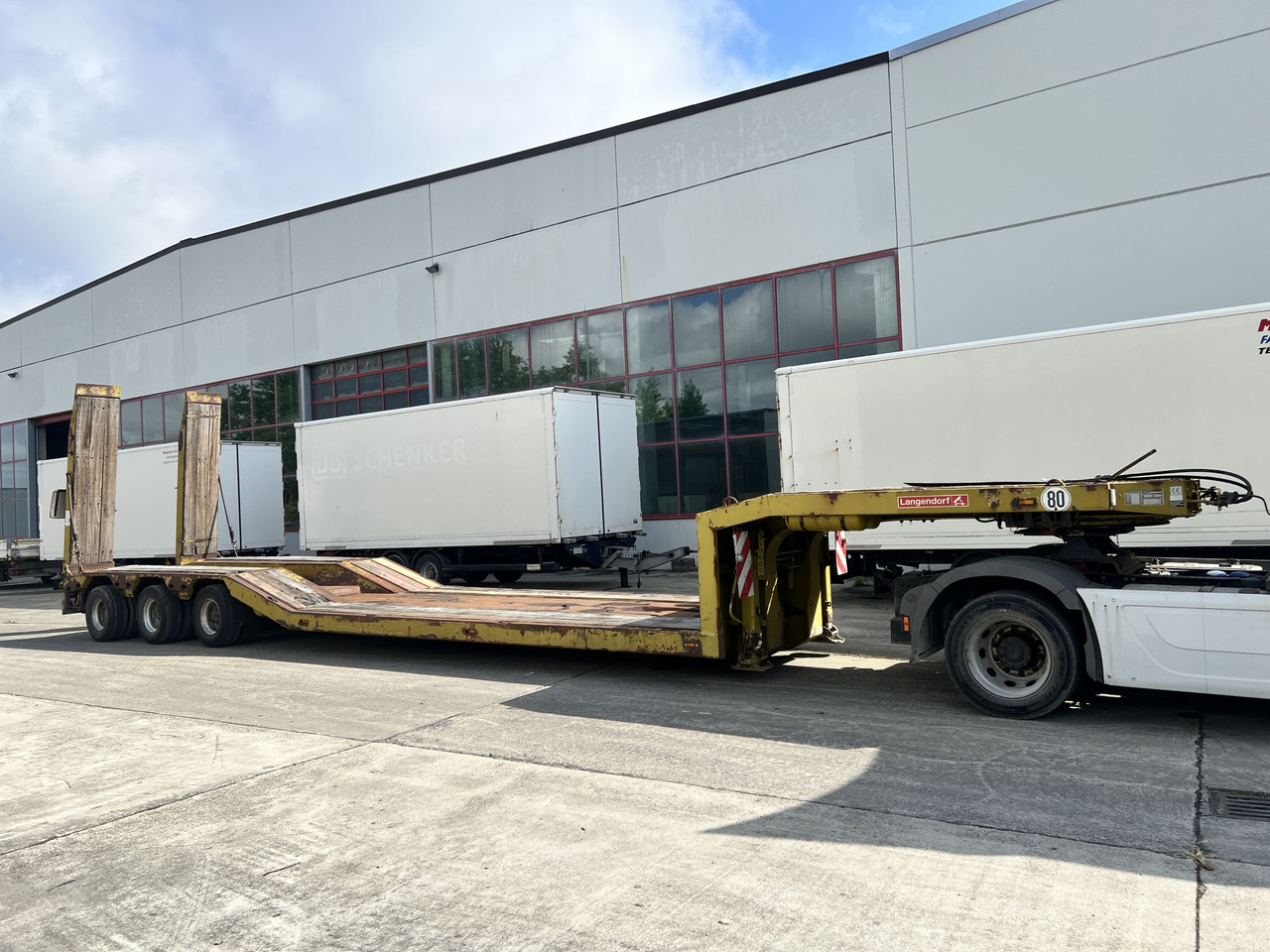 LANGENDORF SATBUE 30/38 3 Achs Tiefbett- Satteltieflader - Low loader semi-trailer: picture 5 LANGENDORF SATBUE 30/38 3 Achs Tiefbett- Satteltieflader - Low loader semi-trailer: picture 5