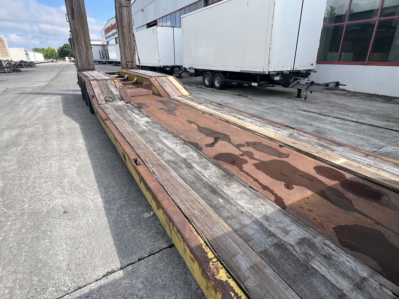 Low loader semi-trailer for transportation of heavy machinery LANGENDORF SATBUE 30/38  3 Achs Tiefbett- Satteltieflader: picture 7